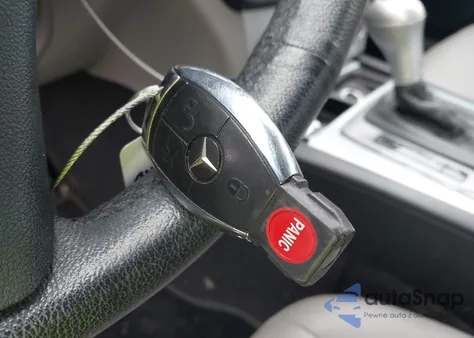 2008 Mercedes-Benz C 300 Luxury/Sport из США, поврежденный, VIN WDDGF54X18R018330